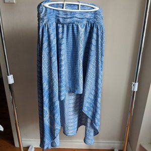 Ariat High-low skirt